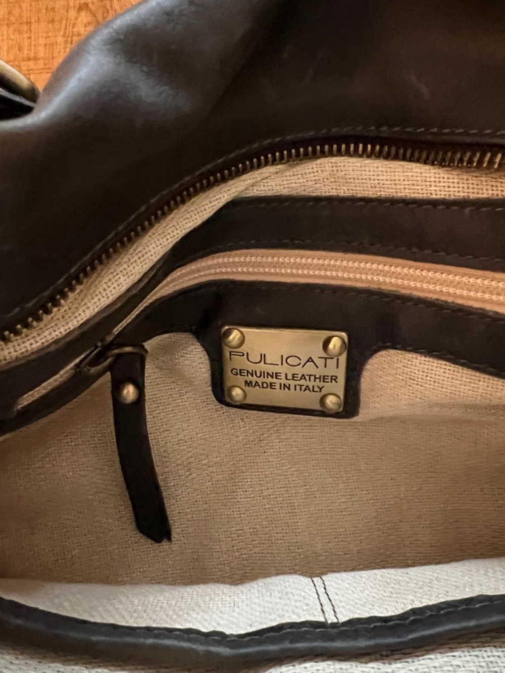 Pulicati Black Leather Shoulder Bag with Front Flap - Picture 3 of 4